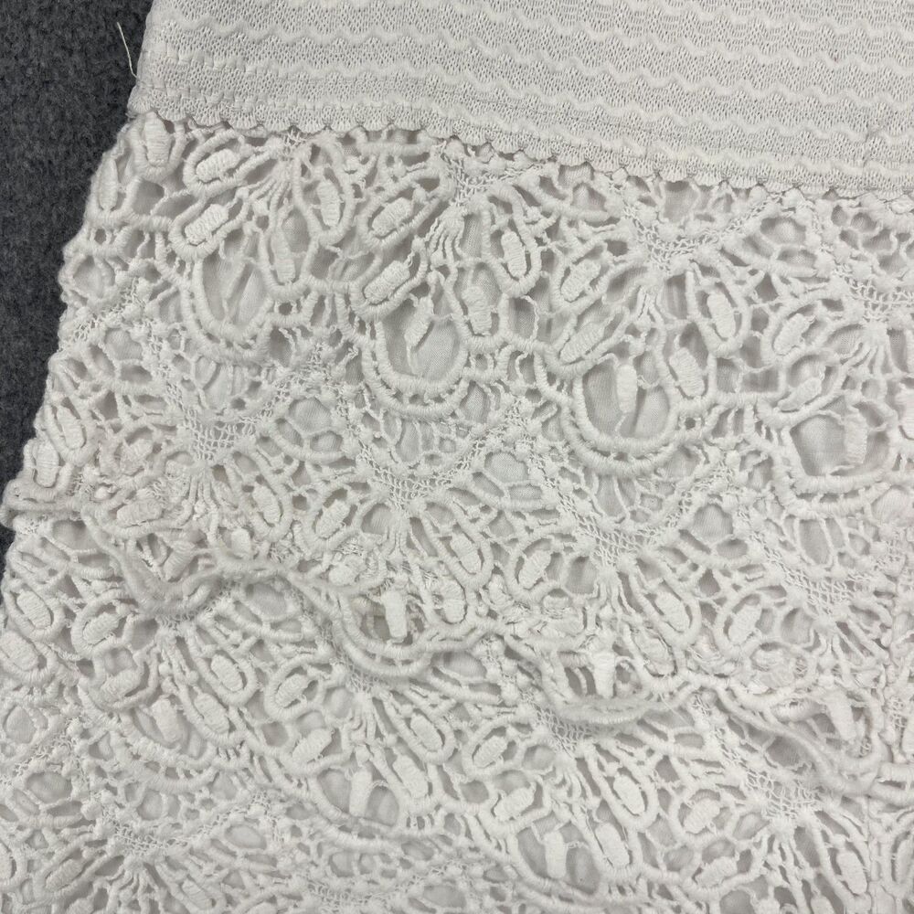 BCBG Girls Shorts Womens Medium White Lace Crochet Boho Festival Scallop Hem - Picture 11 of 14
